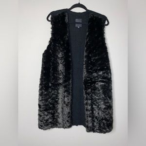 ‘’Me Jane” black fur vest